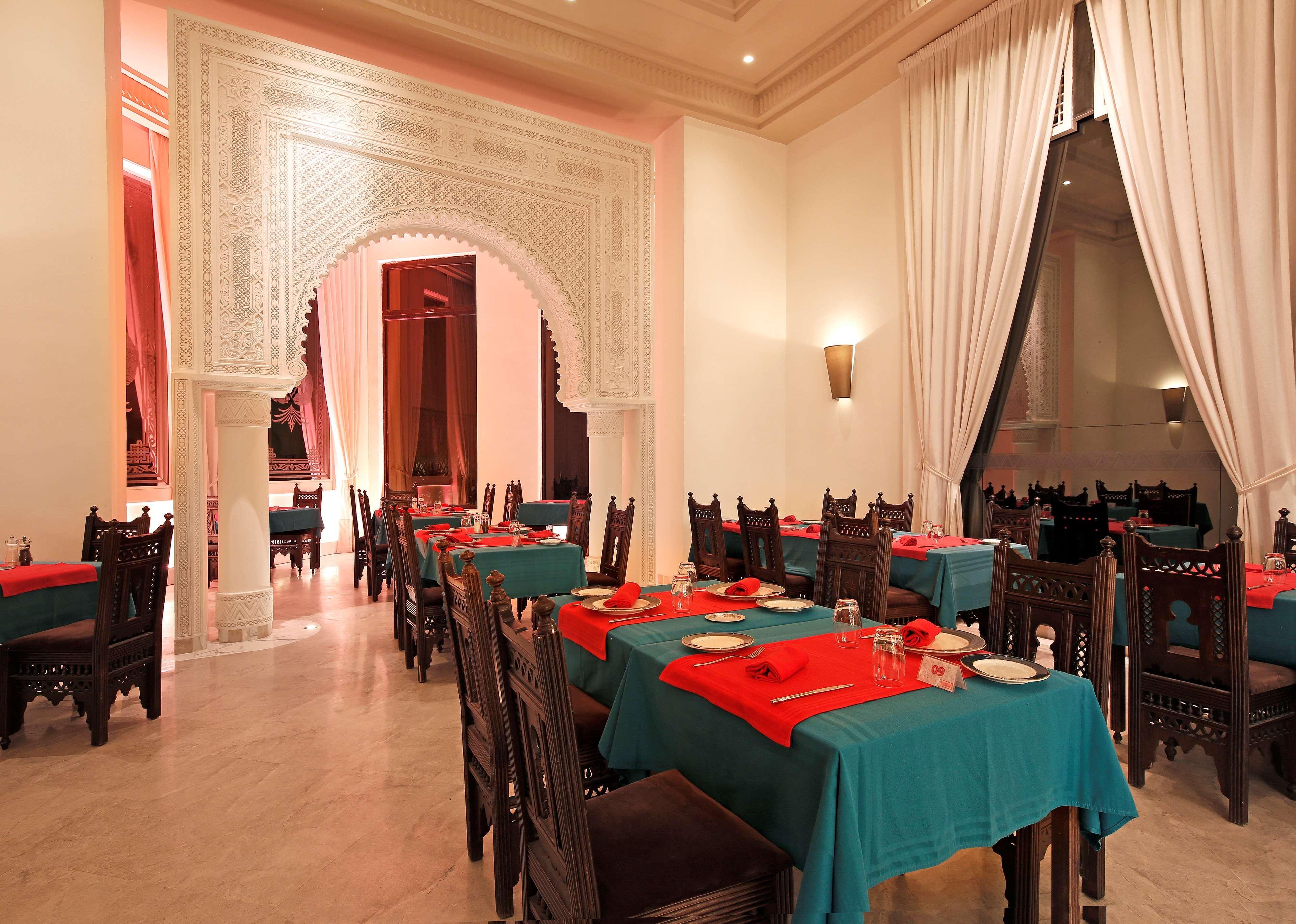 Radisson Blu Palace Resort & Thalasso, Djerba Mezraia Exterior foto Restaurant in Marrakech, Morocco