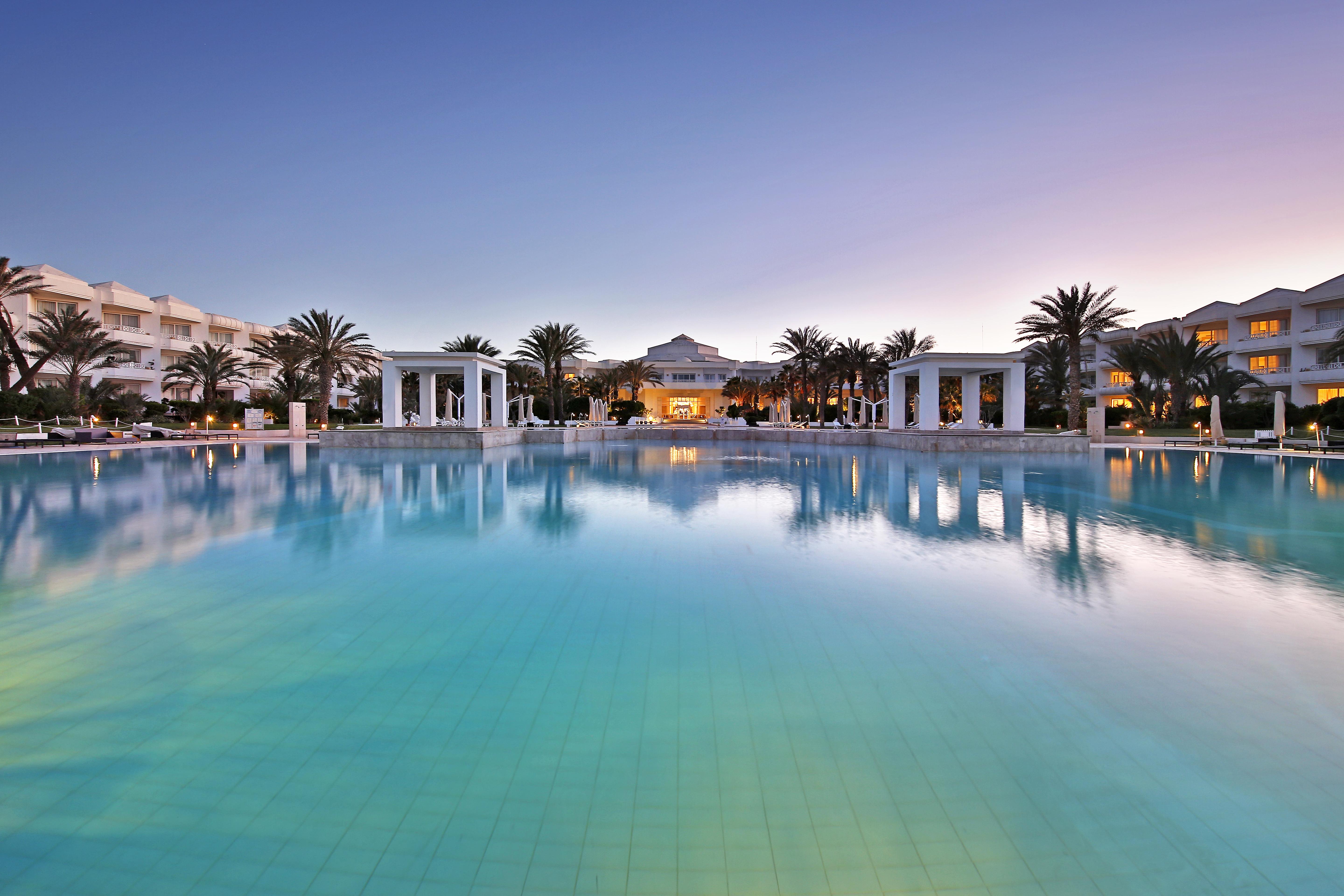 Radisson Blu Palace Resort & Thalasso, Djerba Mezraia Exterior foto The Royal Mirage Hotel