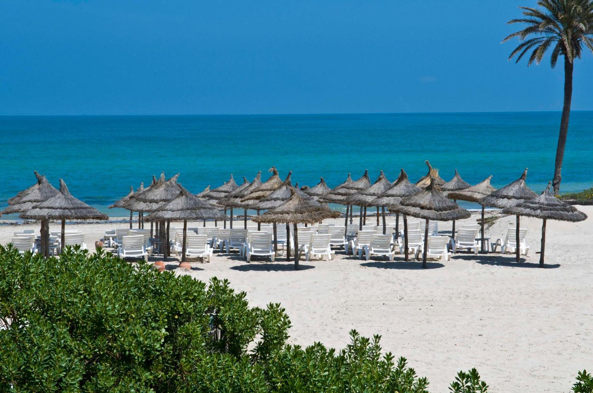 Radisson Blu Palace Resort & Thalasso, Djerba Mezraia Exterior foto Beach in La Paloma